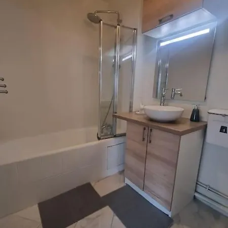 Lumineux Proche Montmartre * パリ